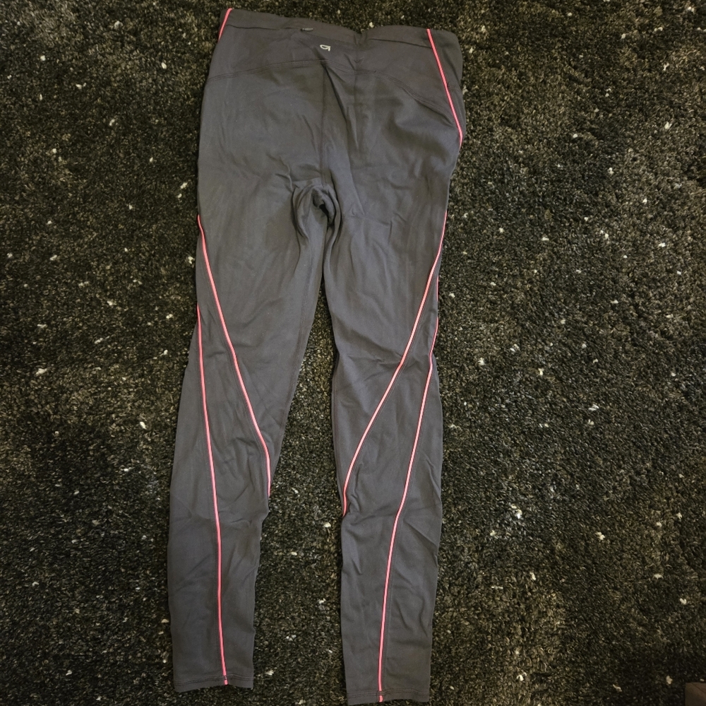 GapFit Full Length Gfast Workout Legging in Dark Gray and Bright Pink